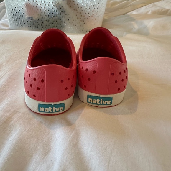 Native Jefferson Waterproof Shoes (Toddler Size 9) - Picture 3 of 3